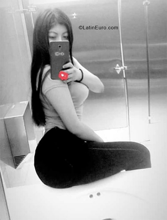 Date this cute El Salvador girl Arie from San Salvador SV110