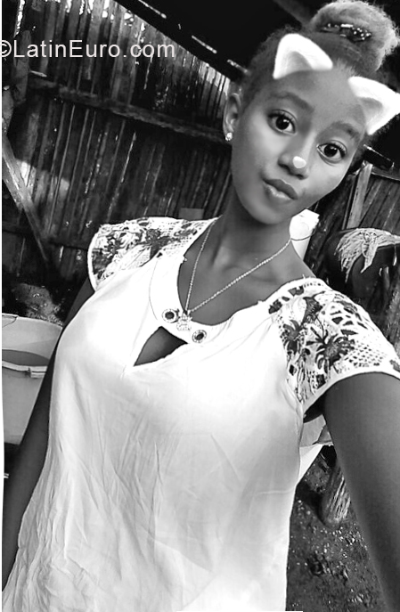 Date this funny Colombia girl Briny from Quibdo CO27166