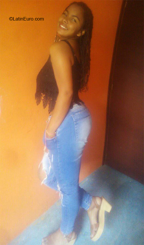 Date this tall Colombia girl Shayia from Bogota CO27241