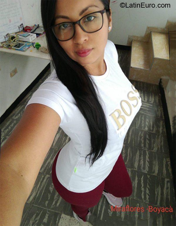 Date this stunning Colombia girl Sandra from Miraflores CO27258