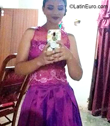 Date this young Colombia girl Yenis from Sincelejo CO27259