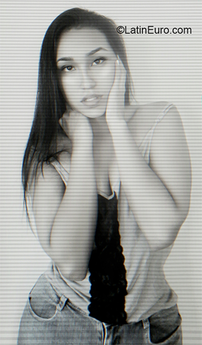 Date this charming Venezuela girl Andrea from Ciudad Guayana VE3175