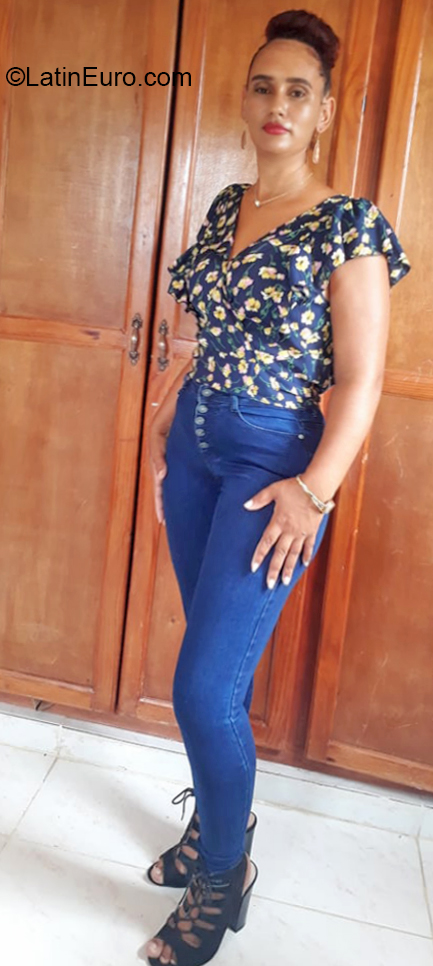 Date this funny Colombia girl Wendy from Santo Domingo CO27273