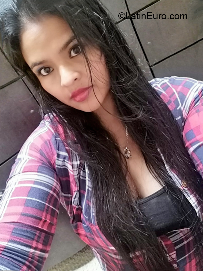 Date this tall Colombia girl Leidy from Bogota CO27290