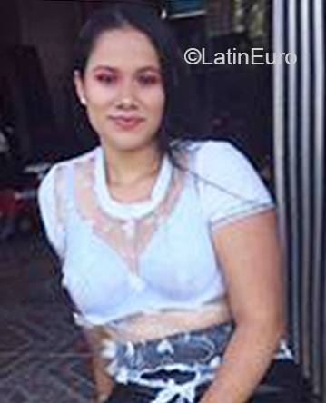 Date this good-looking Colombia girl Shari from Pereira CO27304