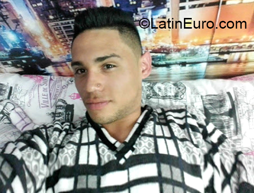 Date this cute Colombia man Rayan from Bogota CO27312