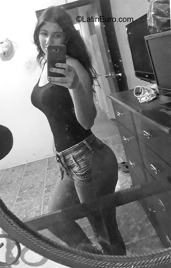 Date this georgeous Venezuela girl Mary from Trujillo VE3185