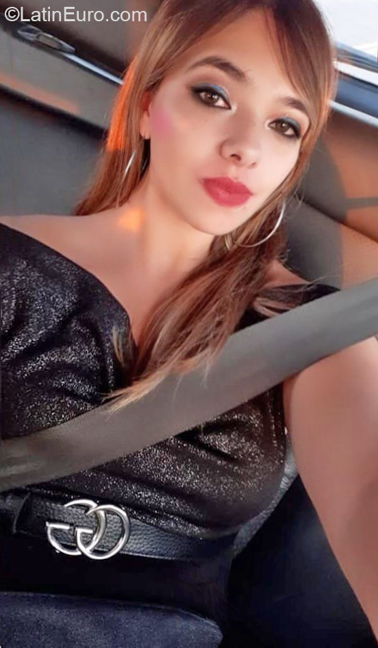 Date this pretty Argentina girl Debora from Maria Juana AR410