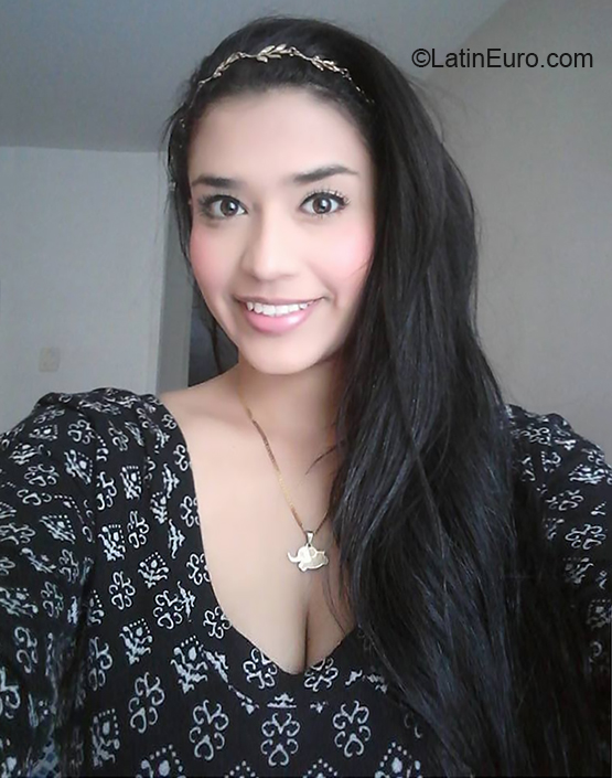 Date this fun Colombia girl Alexandra from Bucaramanga CO27345