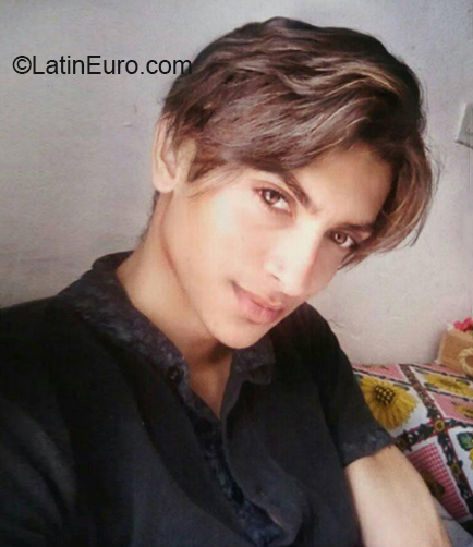 Date this happy Colombia man David from Cartagena CO27347