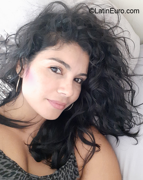 Date this voluptuous Ecuador girl Yojany from Guayaquil EC499
