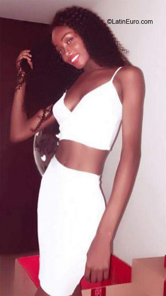 Date this foxy Colombia girl Marlin from Cali CO27434