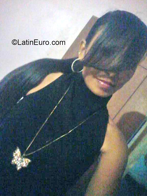 Date this good-looking Venezuela girl Paola from Maracaibo VE3223