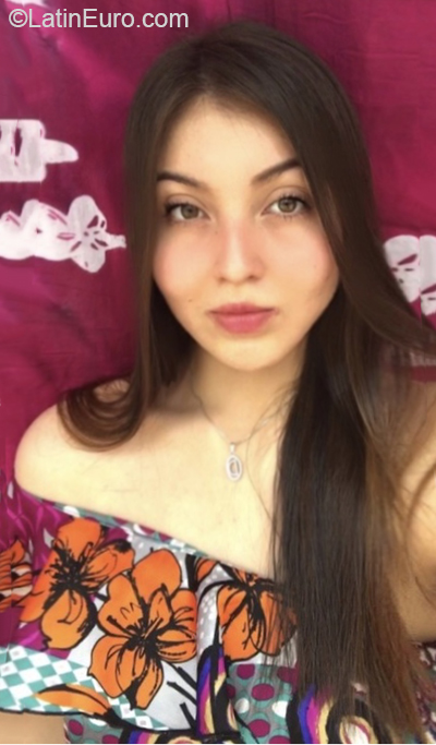 Date this pretty Ecuador girl Dani from Machala EC506