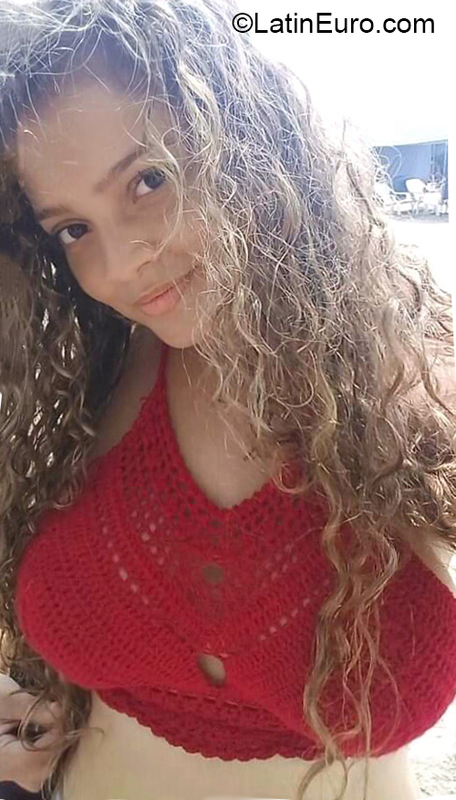 Date this young Colombia girl Marcela from Barranquilla CO27516