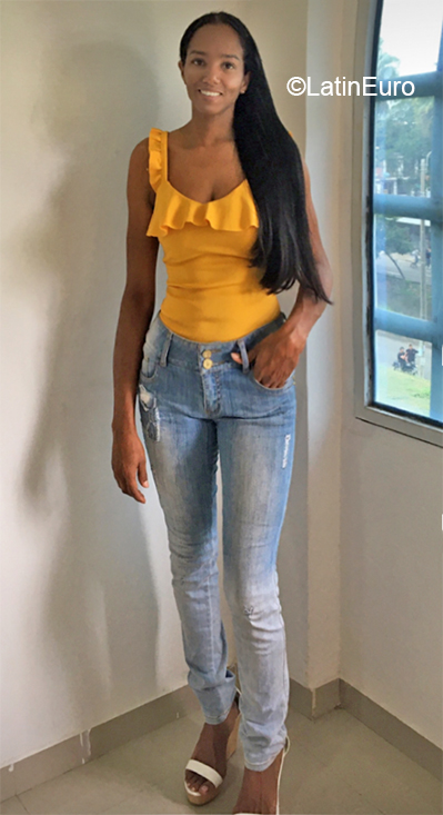 Date this good-looking Colombia girl Marania from Cali CO27609