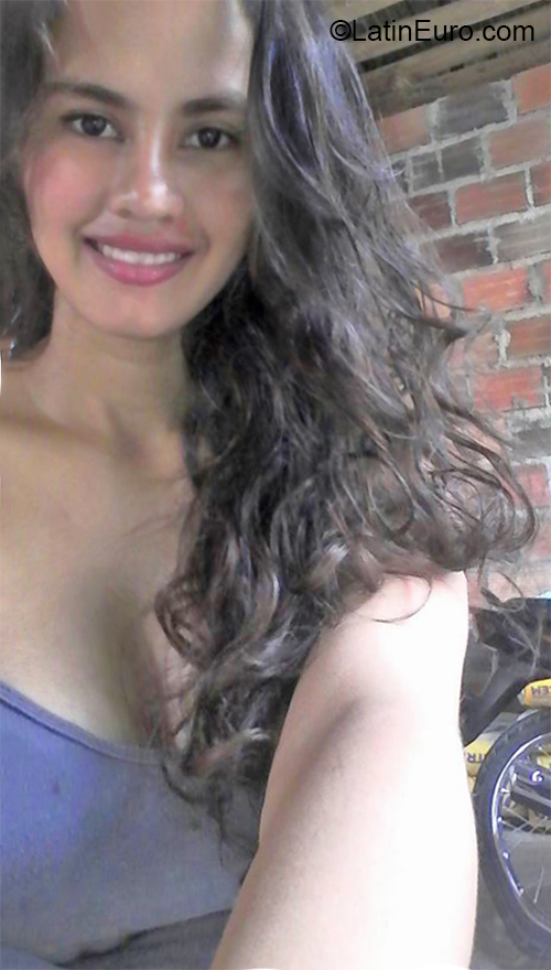Date this voluptuous Colombia girl Angy from Bogota CO27615