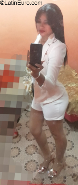 Date this georgeous Colombia girl Allison from Guayaquil CO27627