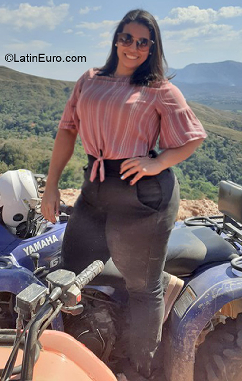 Date this nice looking Venezuela girl Sofi from Valencia VE3344