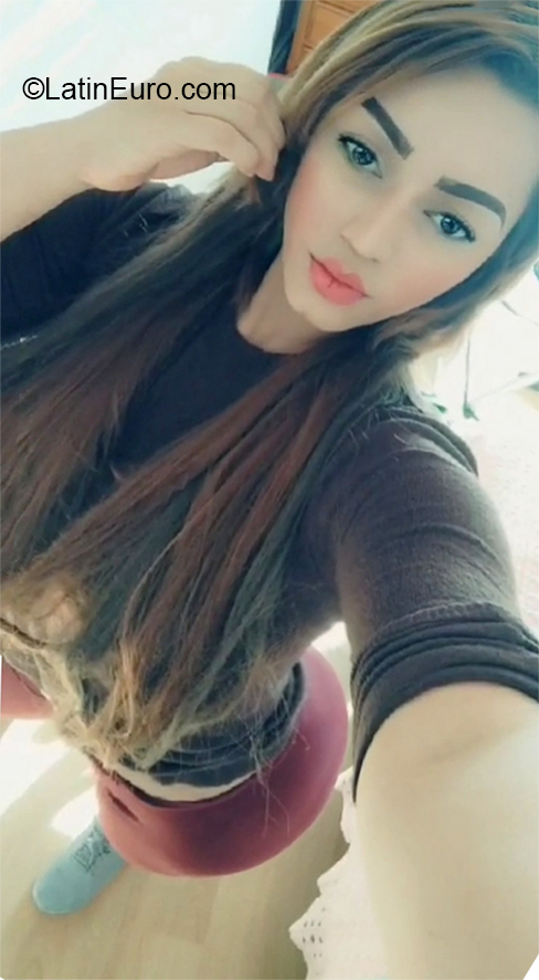 Date this georgeous Venezuela girl Diana from Valencia VE3275
