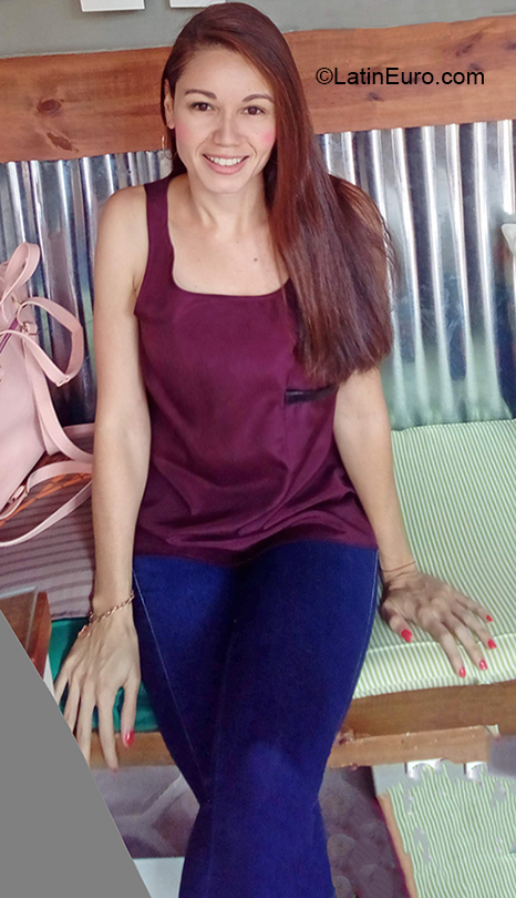 Date this pretty Venezuela girl Carolina from San Cristobal VE3318