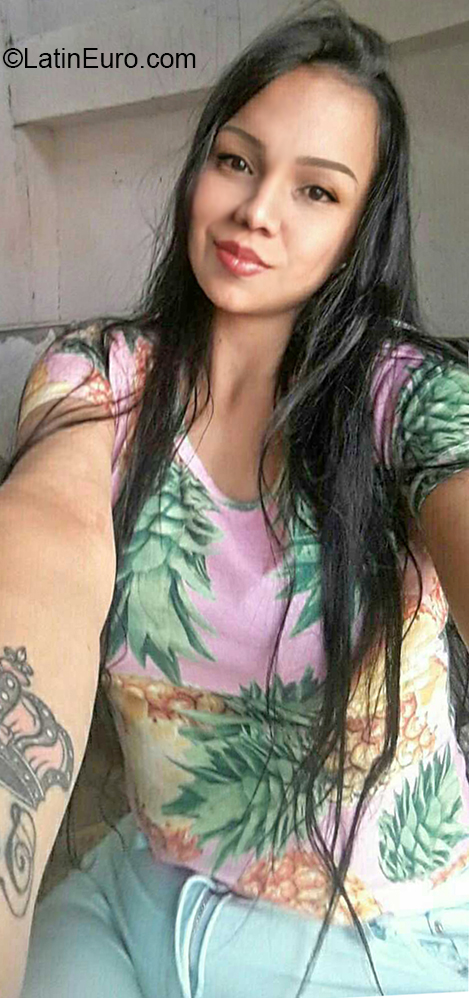 Date this lovely Colombia girl Erika from Medellin CO28012