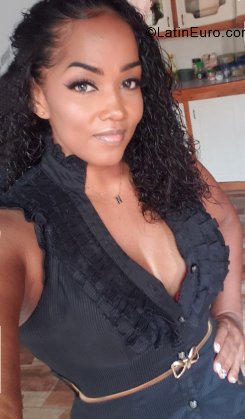 Date this young Costa Rica girl Nancy from Limon CR412