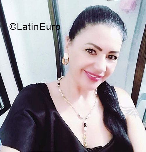 Date this sultry Colombia girl Kamantia from Cali CO28139