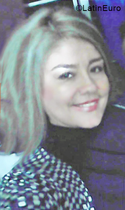 Date this young Colombia girl Gina from Medellin CO28179