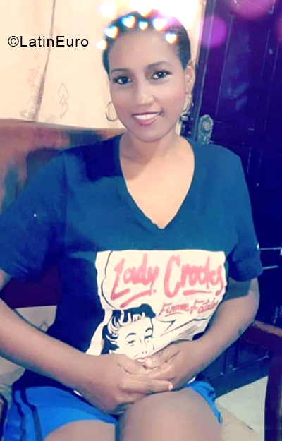 Date this happy Colombia girl Ximena from Cali CO28219