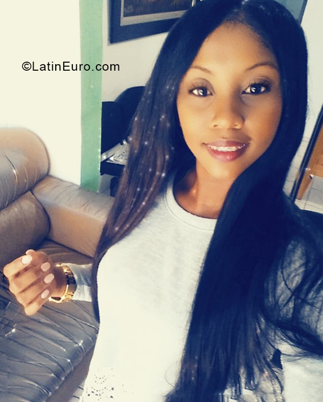 Date this funny Dominican Republic girl Julia from San Cristobal DO38566