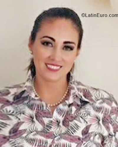 Date this cute Colombia girl Lili from Ibaque CO28339