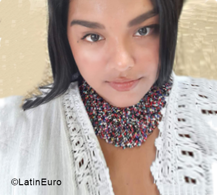 Date this sultry El Salvador girl Beatriz from San Salvador SV125