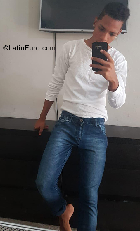 Date this hot Dominican Republic man Jean from Santo Domingo DO38675