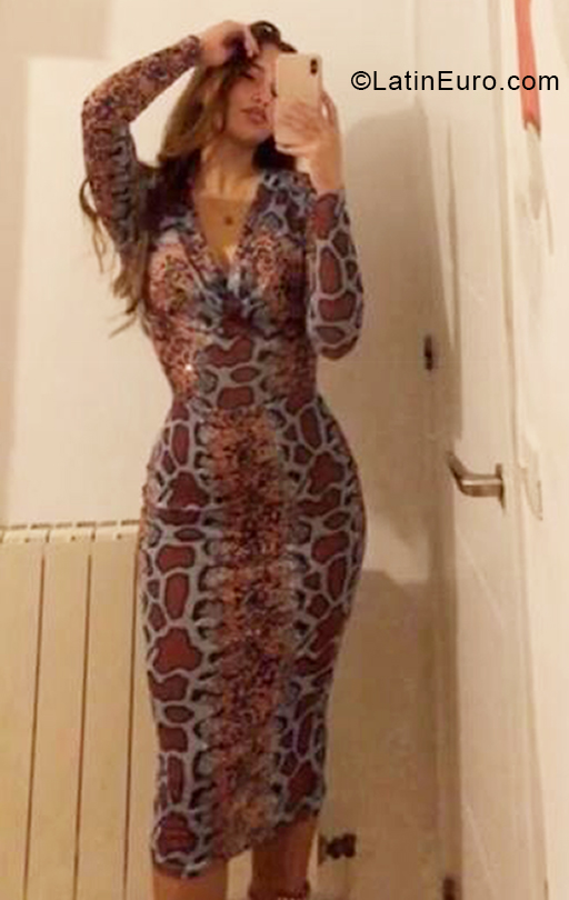 Date this sensual Spain girl Nora from Madrid ES534