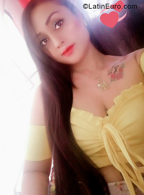 Date this delightful Colombia girl Claudia from Pereira CO28472