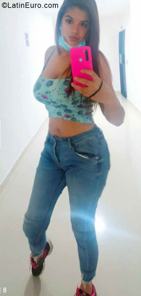 Date this sensual Colombia girl Yesica from Cali CO28537