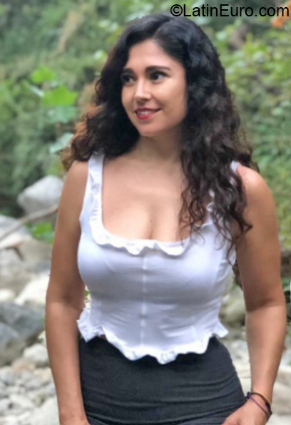 Date this attractive Mexico girl Blanca from Monterrey MX2082