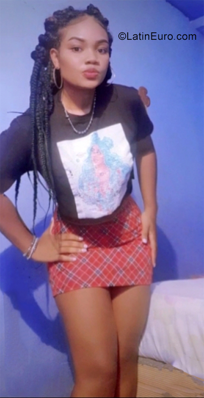 Date this pretty Colombia girl Yane from Medellin CO28794