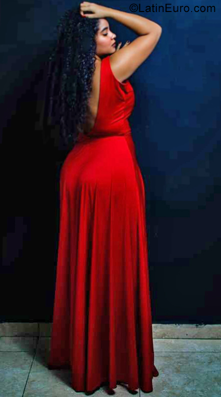 Date this young Colombia girl Emma from Cali CO28796