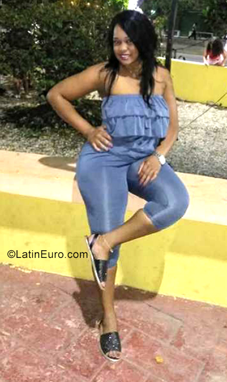 Date this young Dominican Republic girl Mari from Punta Cana DO38939