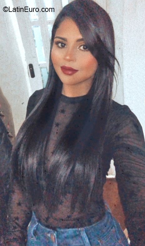 Date this foxy Colombia girl Angi from Bogota CO28969