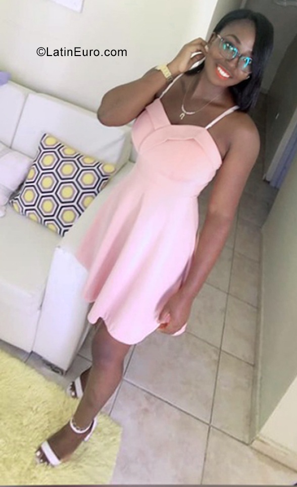 Date this stunning Dominican Republic girl Maria estela from La Vega DO39160