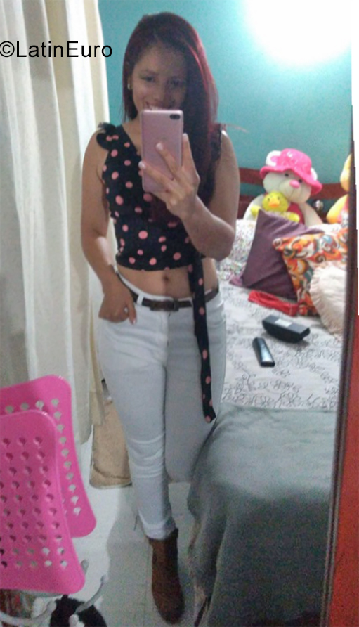 Date this sultry Colombia girl Jenni from Bogota CO29155