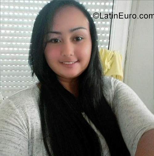 Date this attractive Colombia girl Estefana from Santa Marta CO29164