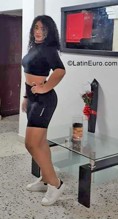 Date this lovely Colombia girl Yai4 from Barranquilla CO29282