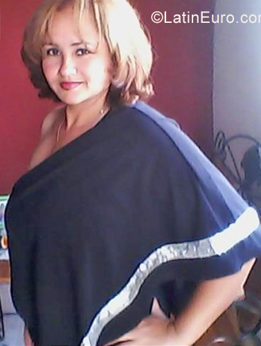 Date this tall Venezuela girl Aida from Maracaibo VE3703