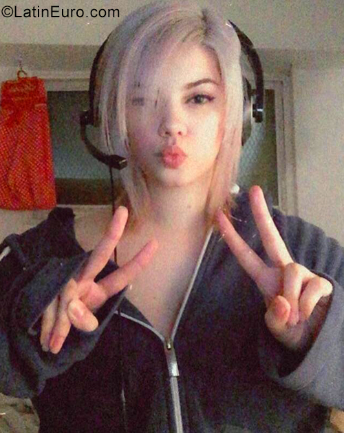 Date this sultry Argentina girl Fruity from Buenos Aires AR652