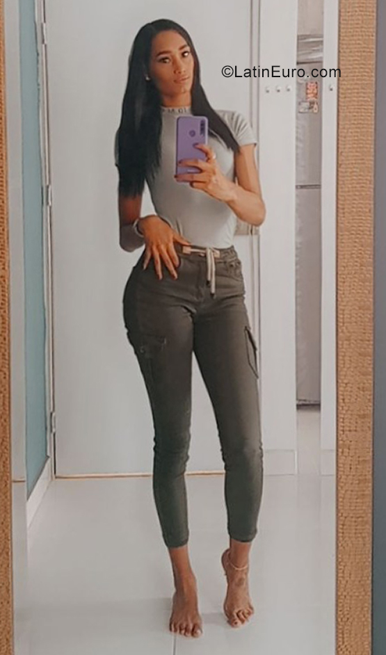 Date this sultry Colombia girl Kelly from Cali CO29413