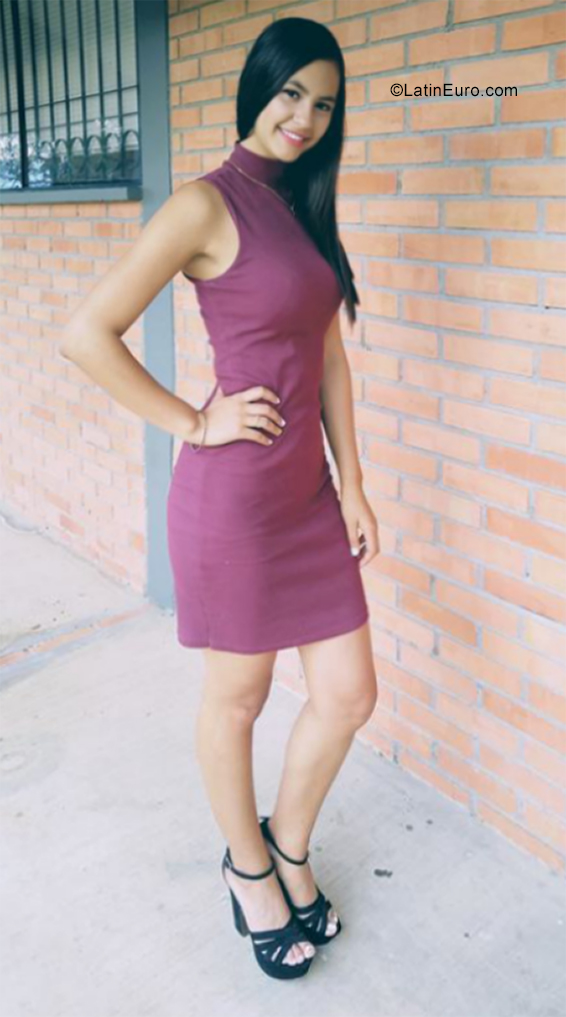 Date this passionate Colombia girl Andrea from Bucaramanga CO29432